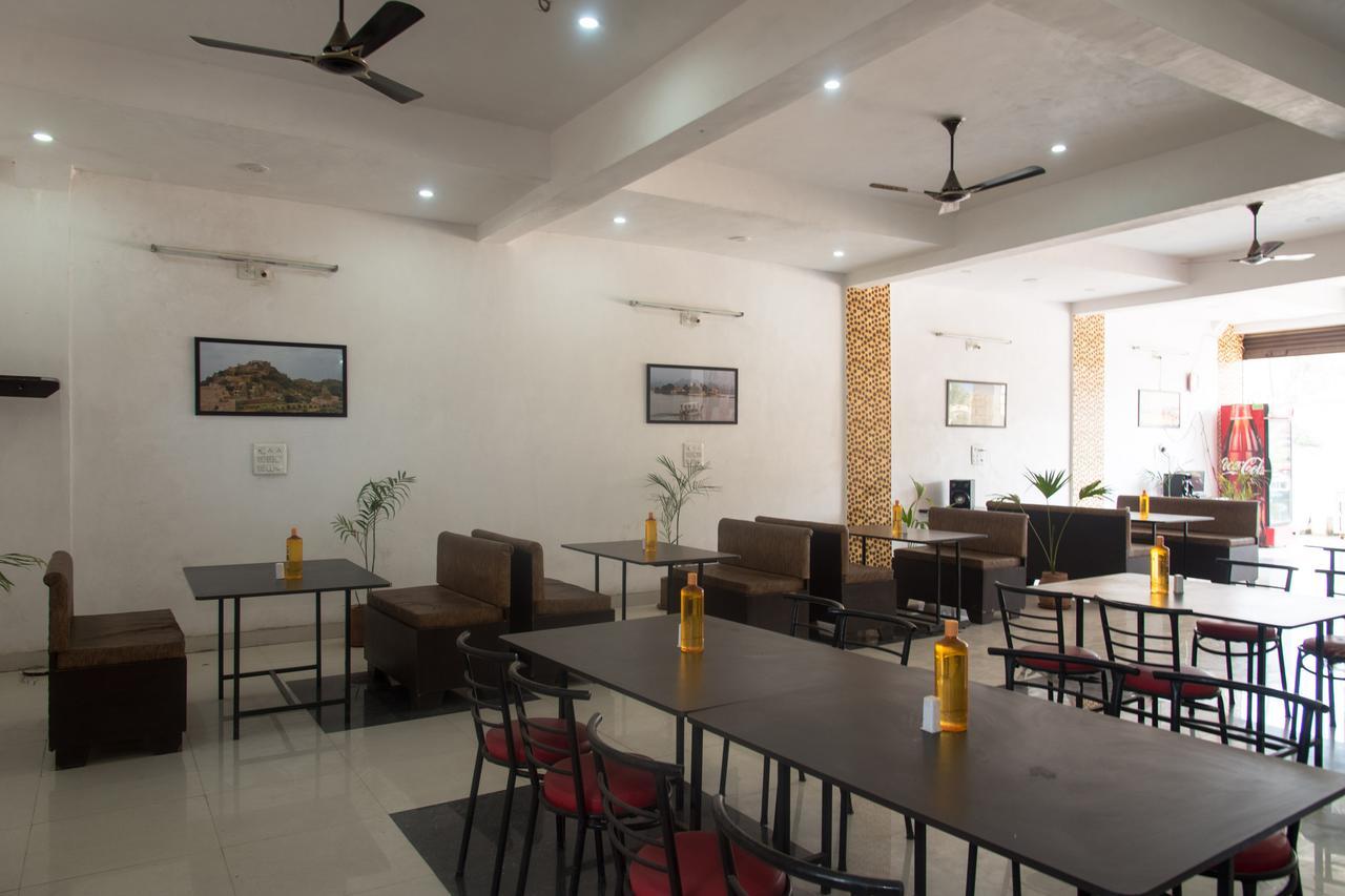 Oyo 11743 Hotel Shree Krishna أُودايبور المظهر الخارجي الصورة