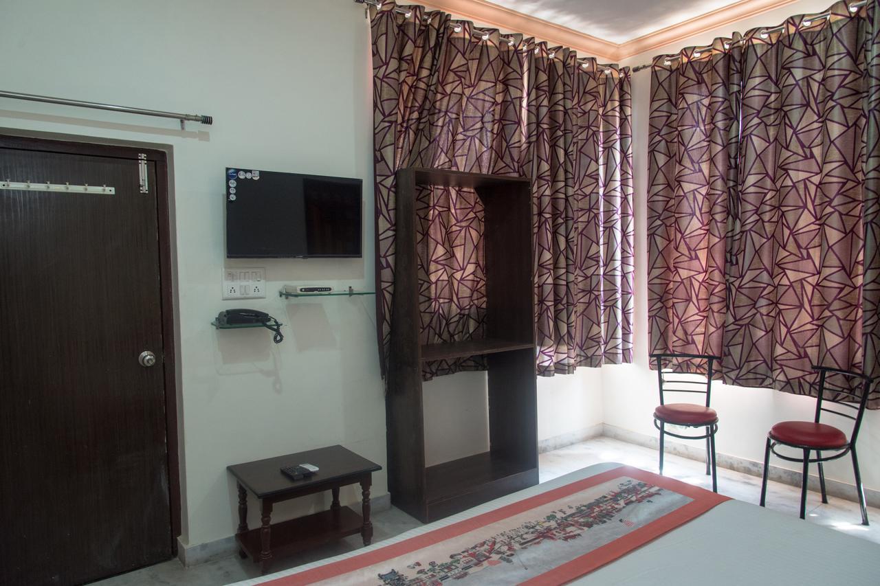 Oyo 11743 Hotel Shree Krishna أُودايبور المظهر الخارجي الصورة